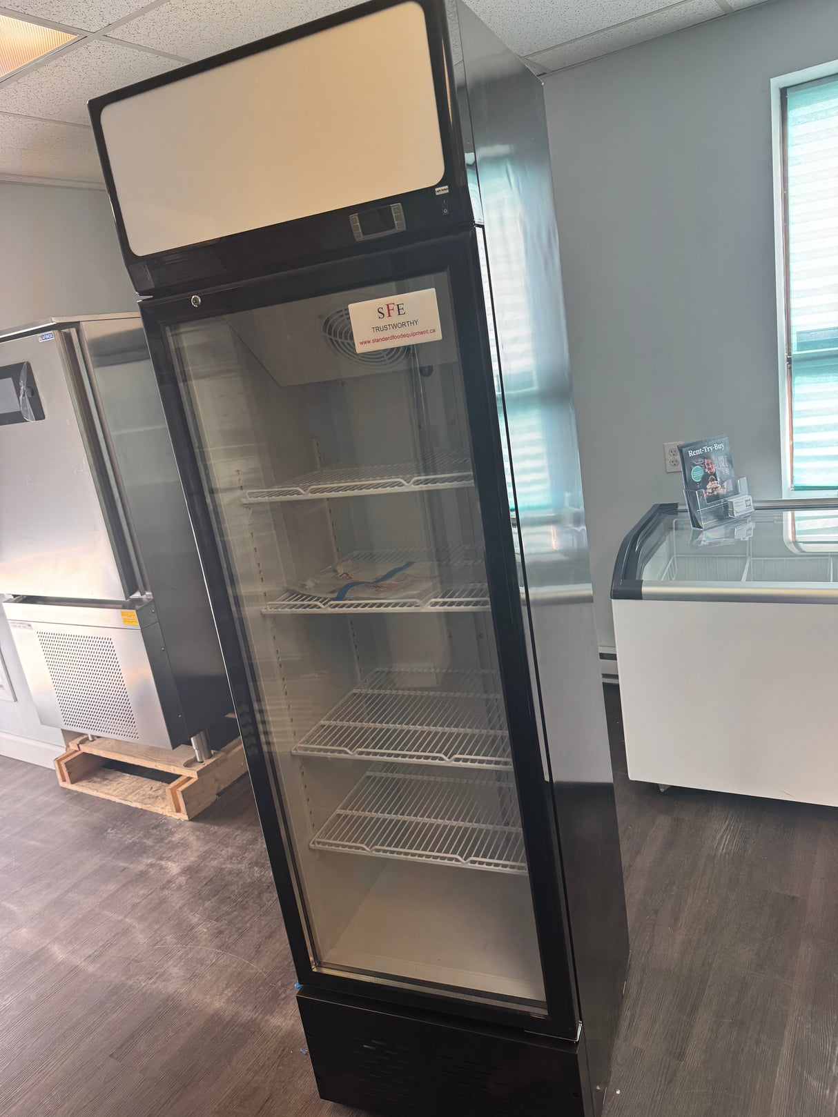 Single Door Display Cooler 23”