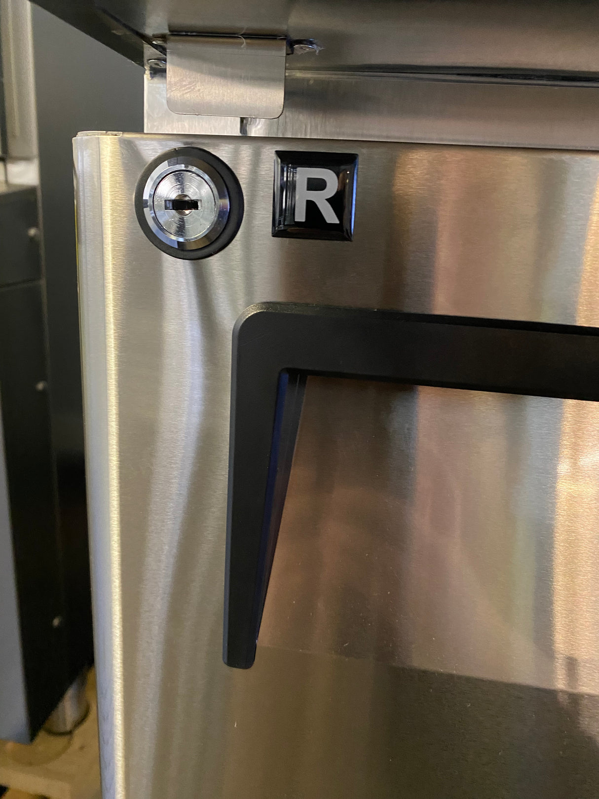 SFE 28” Stainless Steel Refrigerated Salad Prep Table