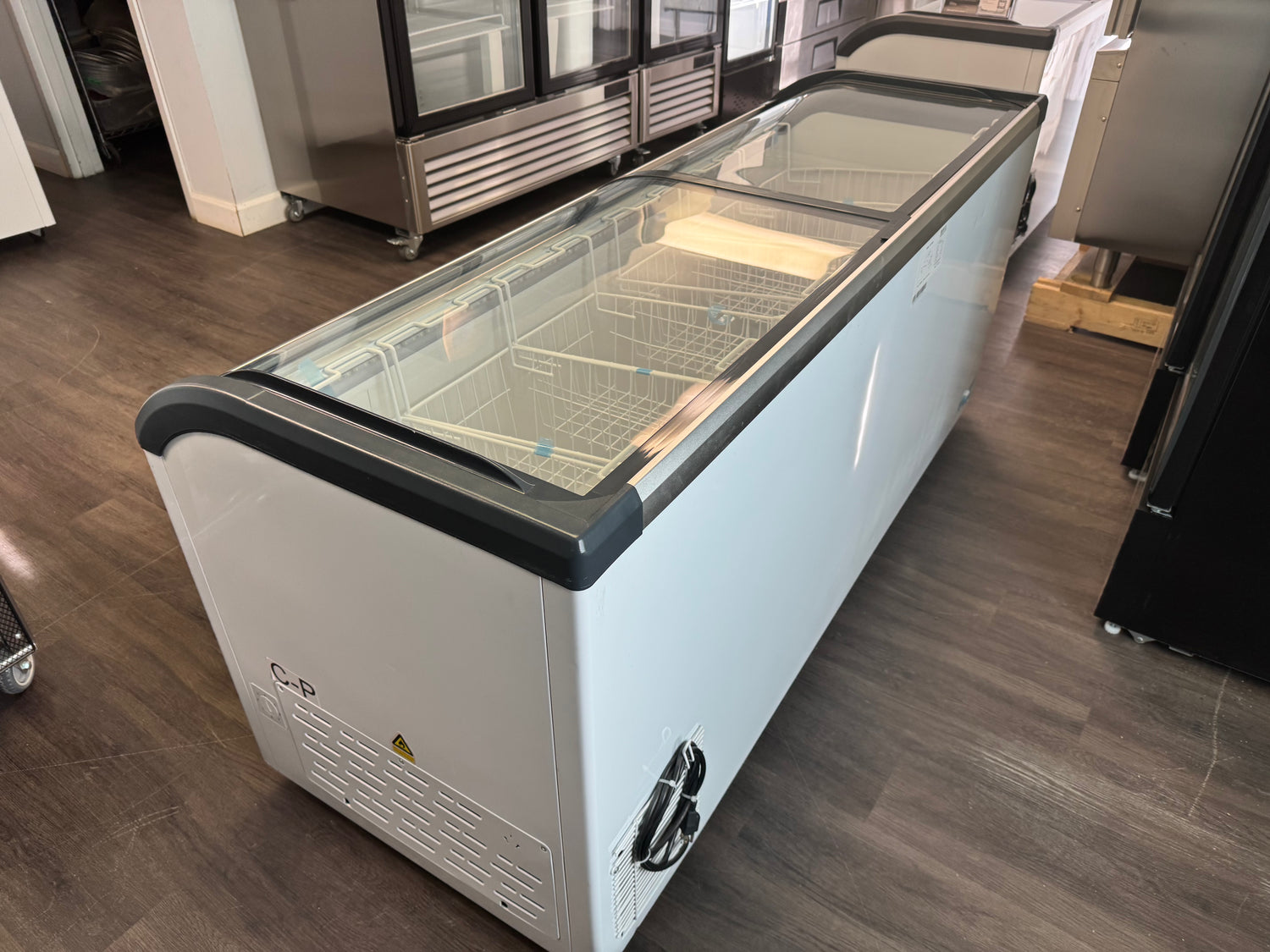Heavy-duty 72-inch gelato dipping cabinet for Ontario dessert shops
