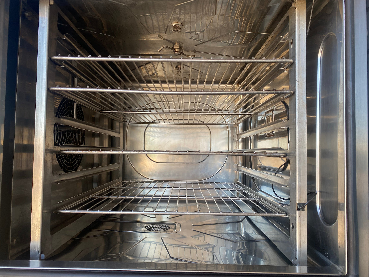 Professional 2-tier gas combi oven Cleveland OGS-6.20 with steam and convection