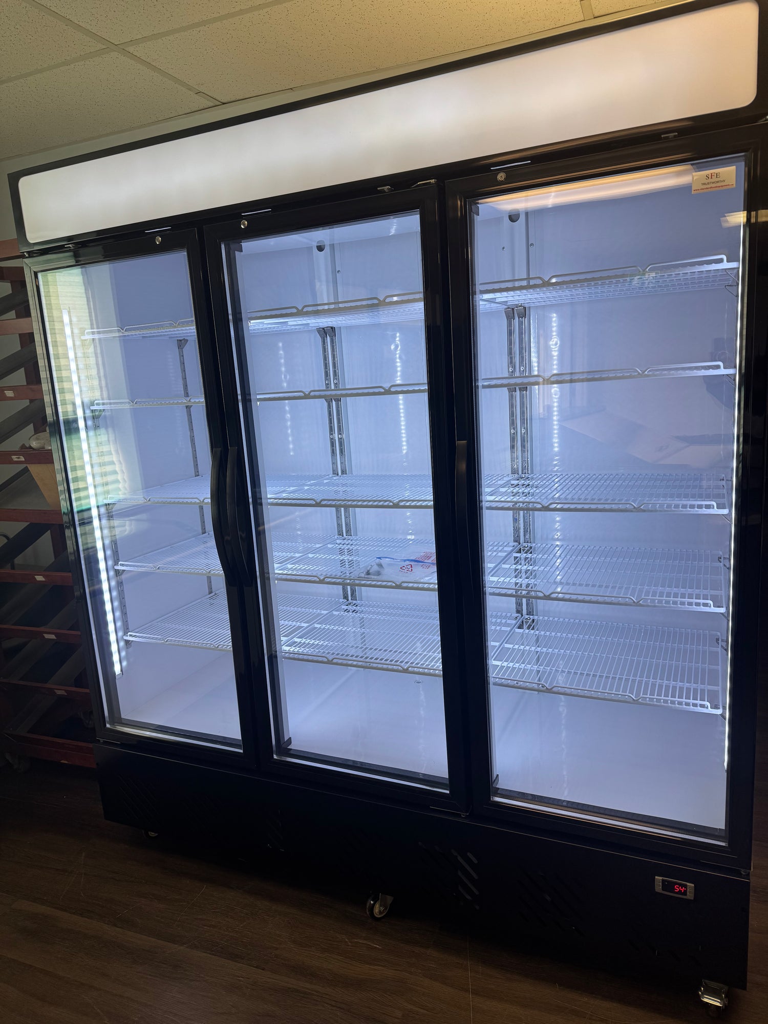 Self-closing triple glass door upright cooler with digital temperature display