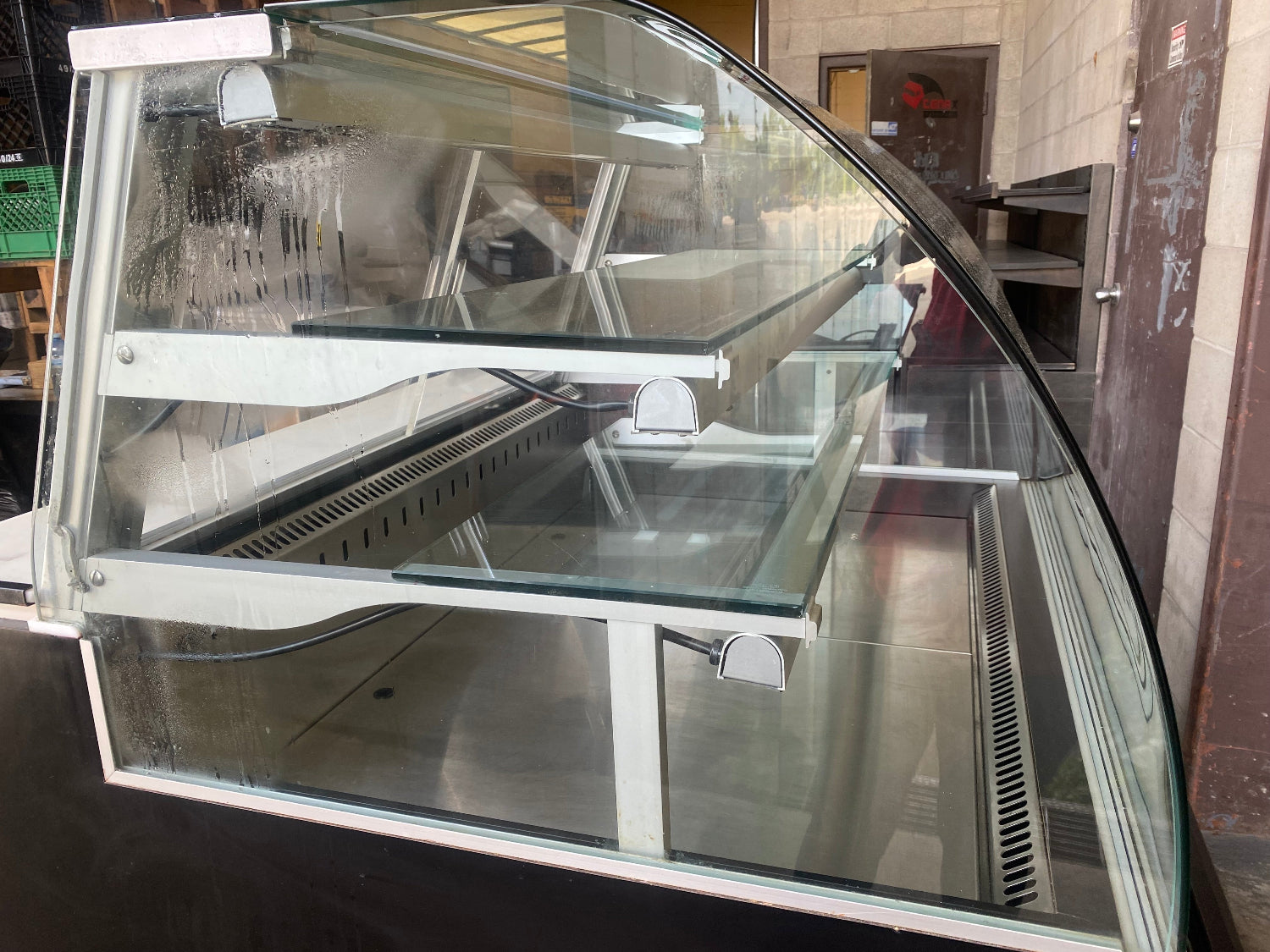 High-visibility DLRP 5146 pastry display cooler for Ontario bakeries