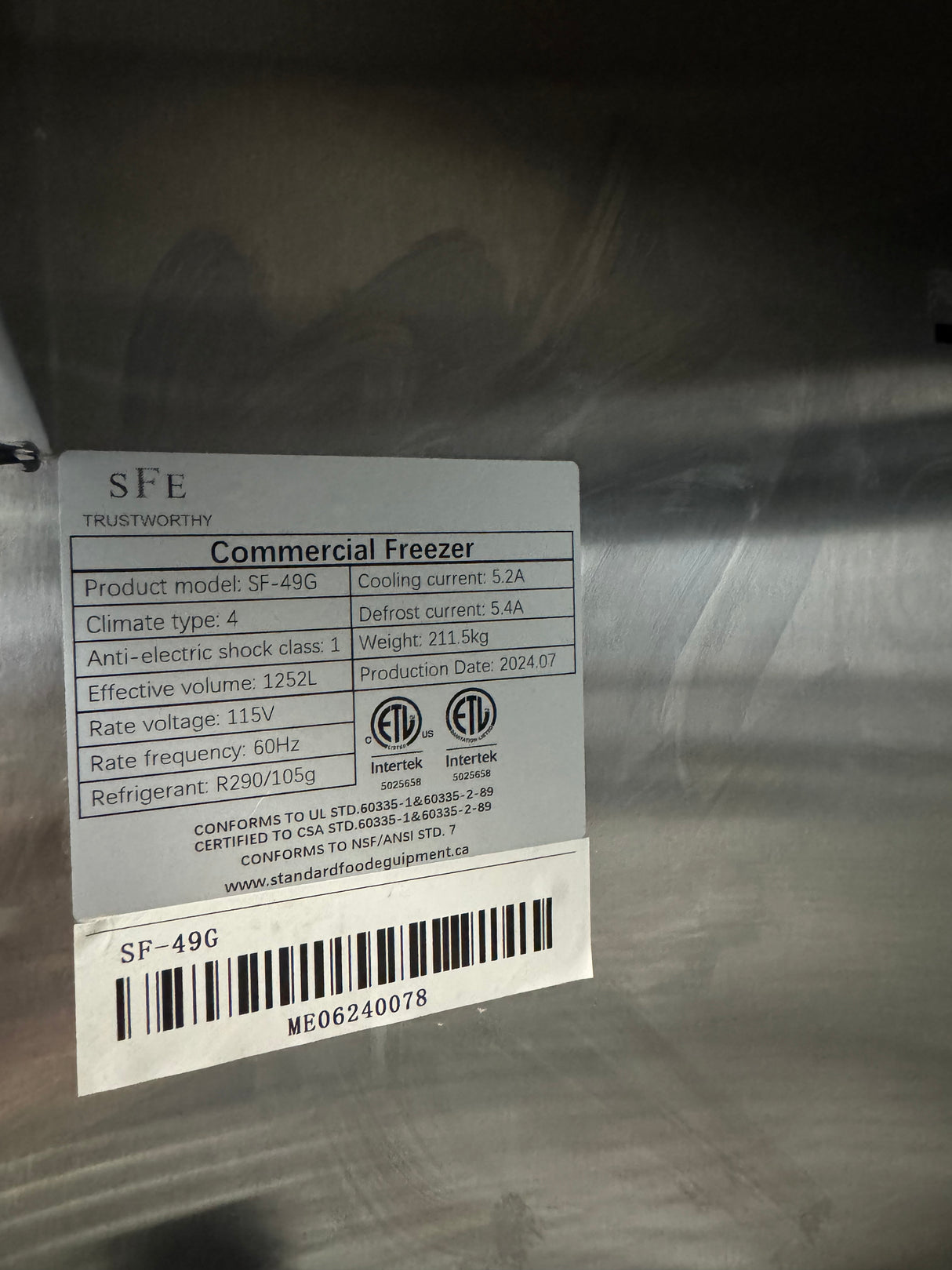 SFE two glass door display freezer
